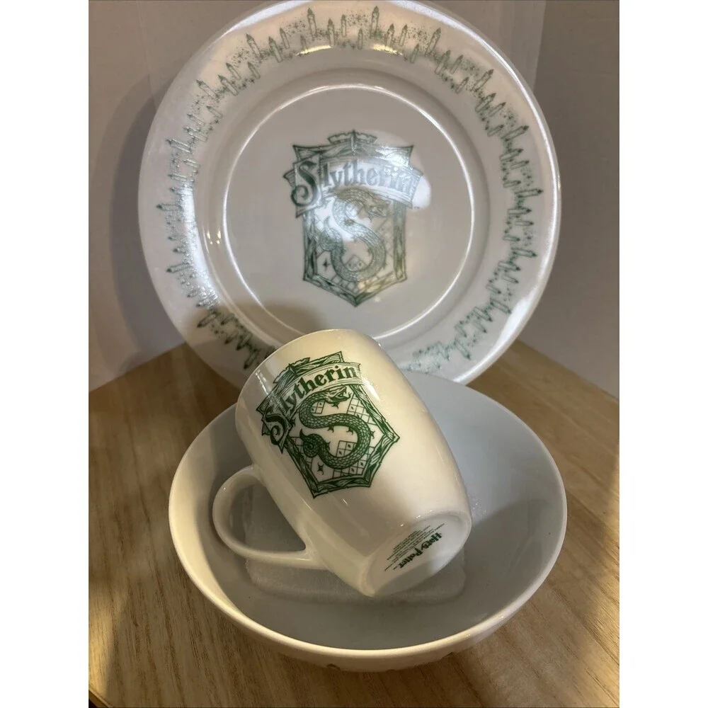 Discontinued Harry Potter Warner Brothers SLYTHERIN Bowl Plate Mug Set